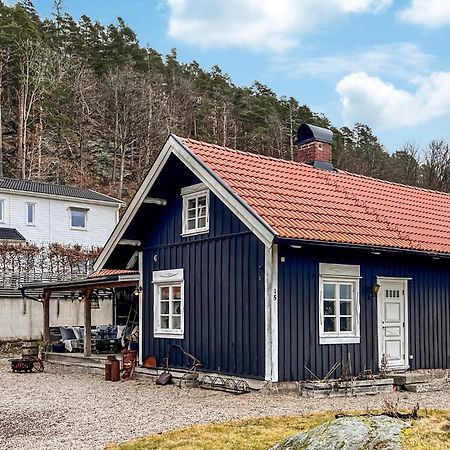 3 Bedroom Lovely Home In Alingsås Buitenkant foto