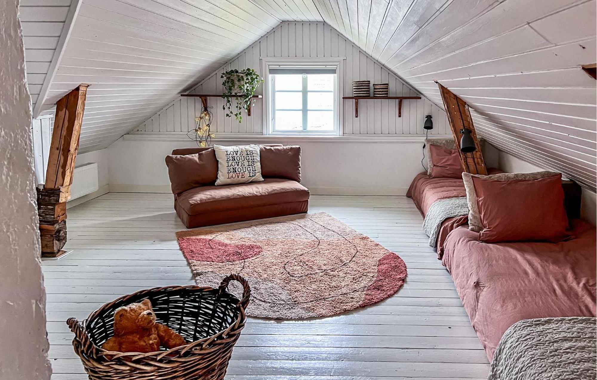 3 Bedroom Lovely Home In Alingsås Buitenkant foto