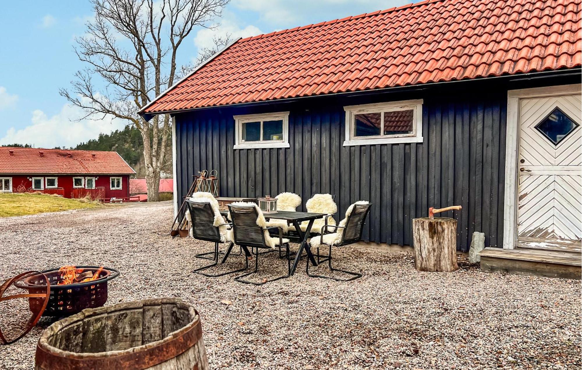 3 Bedroom Lovely Home In Alingsås Buitenkant foto