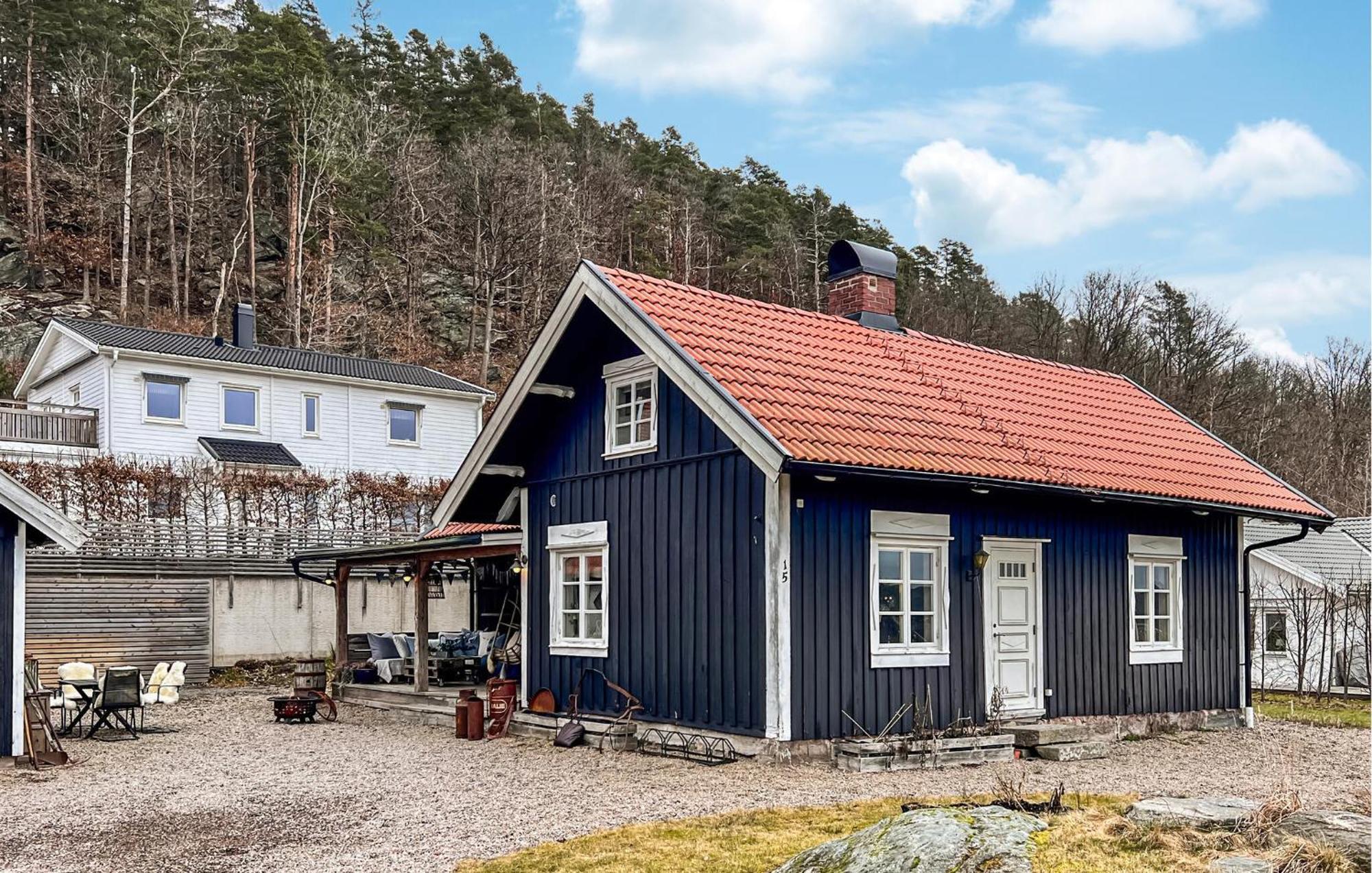3 Bedroom Lovely Home In Alingsås Buitenkant foto